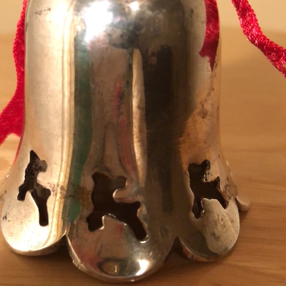 International Silver Co. 1994 Engraved Christmas Bell Reindeer Silver-plate 4” - Picture 6 of 8